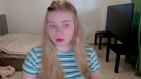 Snapshot of kitten_jenny01 chatting on 06-15-26, 05:48 Jennyblonde and Emmabrunette online show from 06-15-26, 05:48