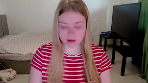 Snapshot of kitten_jenny01 chatting on 07-03-26, 02:23 Jennyblonde and Emmabrunette online show from 07-03-26, 02:23