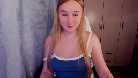 Snapshot of kitten_sun chatting on 09-28-25, 02:06 kitten_sun online show from 09-28-25, 02:06