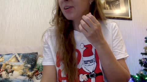 Snapshot of kittenger chatting on 12-25-24, 11:11 Viki online show from 12-25-24, 11:11