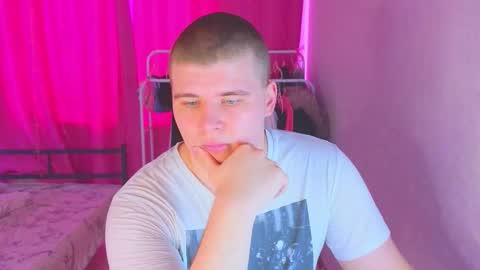 Snapshot of kittenmur chatting on 02-09-26, 07:34 Vlad online show from 02-09-26, 07:34