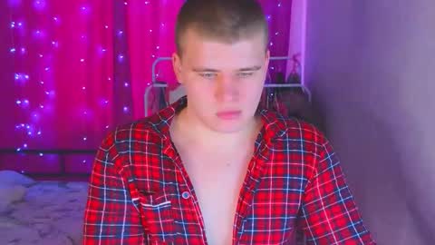 Snapshot of kittenmur chatting on 02-10-26, 06:06 Vlad online show from 02-10-26, 06:06