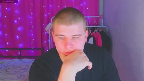 Snapshot of kittenmur chatting on 02-21-26, 09:05 Vlad online show from 02-21-26, 09:05