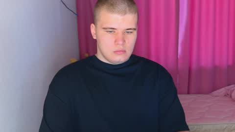 Snapshot of kittenmur chatting on 05-25-26, 03:12 Vlad online show from 05-25-26, 03:12