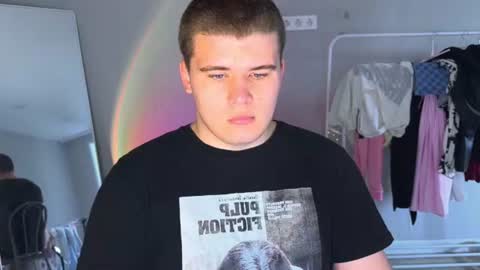 Snapshot of kittenmur chatting on 06-23-26, 04:21 Vlad online show from 06-23-26, 04:21