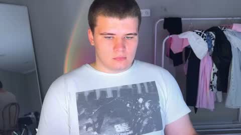 Snapshot of kittenmur chatting on 06-23-26, 07:34 Vlad online show from 06-23-26, 07:34