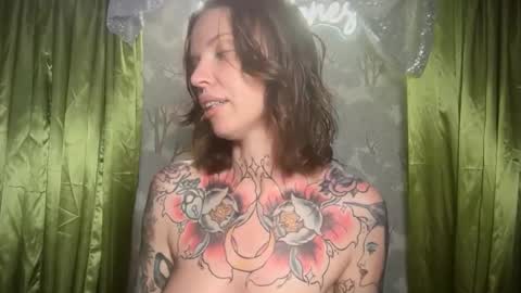 Snapshot of kittjones33 chatting on 05-16-26, 04:39 kittjones33 online show from 05-16-26, 04:39