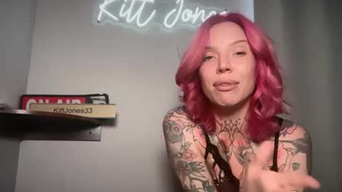 Snapshot of kittjones33 chatting on 06-20-26, 04:54 kittjones33 online show from 06-20-26, 04:54