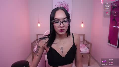 Snapshot of kitty1_xx_ chatting on 06-13-26, 07:56 PVT 12TK 02PM - 9PM COLOMBIA online show from 06-13-26, 07:56