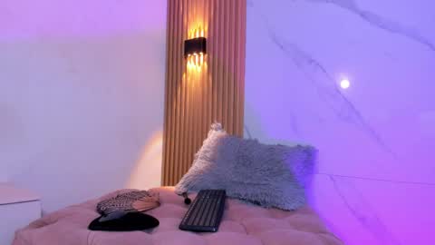 Snapshot of kitty__bunny chatting on 05-27-26, 01:57 kitty__bunny online show from 05-27-26, 01:57