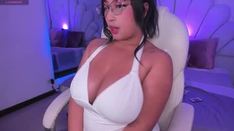 Snapshot of kitty__rouse chatting on 12-22-25, 12:18 Kitty online show from 12-22-25, 12:18