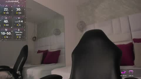 Snapshot of kitty__rouse chatting on 06-15-26, 07:10 Kitty online show from 06-15-26, 07:10
