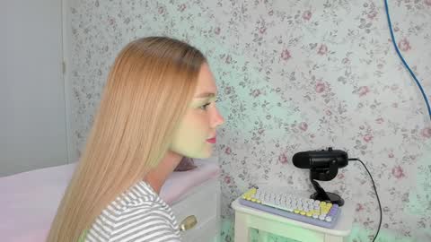 sophie online show from 02-04-26, 06:36