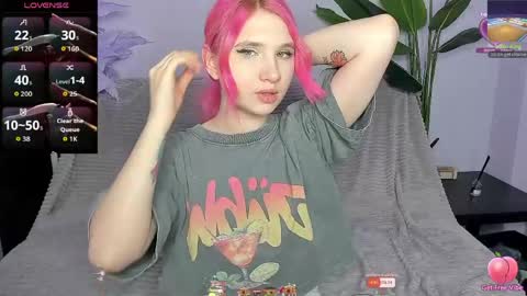 Snapshot of kitty_blondy chatting on 04-20-26, 01:52 kitty blondy online show from 04-20-26, 01:52