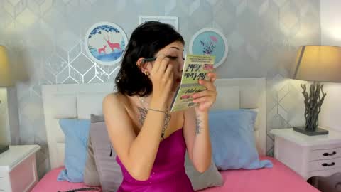 kitty iris  online show from 04-15-26, 11:28