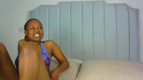 Snapshot of kitty_kitty_kat chatting on 12-16-25, 06:51 kitty online show from 12-16-25, 06:51