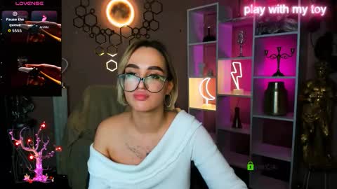 kitty online show from 11-25-25, 02:28