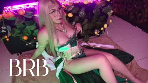 Snapshot of kitty_malach chatting on 12-16-25, 02:27 Kitty online show from 12-16-25, 02:27