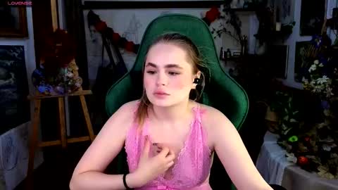 Snapshot of kitty_pantera chatting on 10-19-25, 10:49 kitty_pantera online show from 10-19-25, 10:49