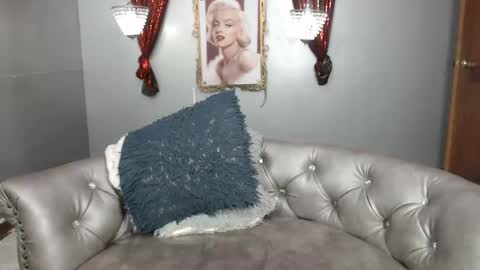 Snapshot of kitty_pervertedx chatting on 01-27-25, 09:55 kitty online show from 01-27-25, 09:55