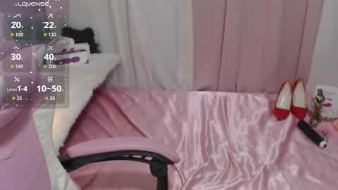 Snapshot of kitty_piex chatting on 09-14-25, 02:33 kitty for you online show from 09-14-25, 02:33