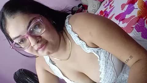 kitty_pink8 online show from 12-17-25, 03:34