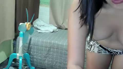 Snapshot of kitty_slut7 chatting on 10-07-25, 12:24 Kitty online show from 10-07-25, 12:24