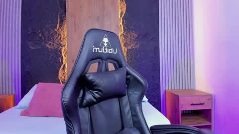 K I T T Y online show from 09-23-25, 12:52