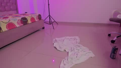 kitty_violet11 online show from 01-08-26, 08:22