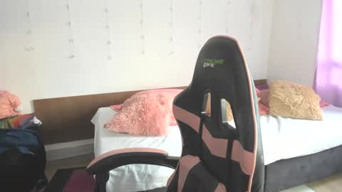 violet online show from 02-04-25, 10:45