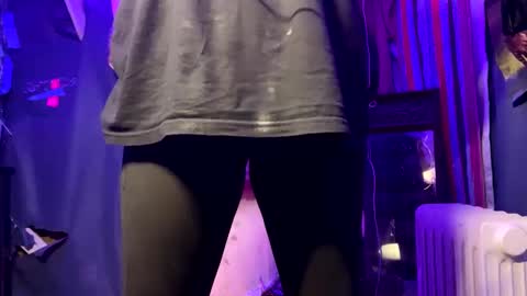 Snapshot of kittycat929709 chatting on 12-16-24, 01:31 Drip maker online show from 12-16-24, 01:31