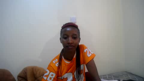 Snapshot of kittyfay_ chatting on 06-17-26, 06:16 Fay online show from 06-17-26, 06:16