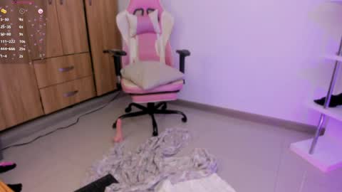 Snapshot of kittyfeet2 chatting on 05-23-26, 10:47 kitty online show from 05-23-26, 10:47