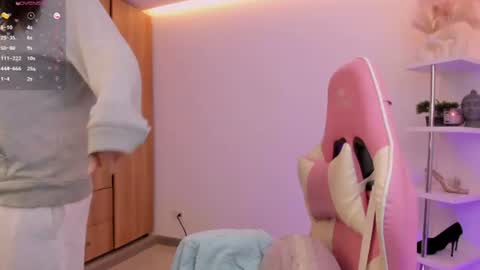 Snapshot of kittyfeet2 chatting on 06-10-26, 01:50 kitty online show from 06-10-26, 01:50