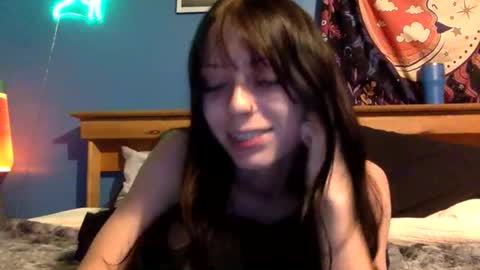 Snapshot of kittykisses3 chatting on 11-06-25, 06:25 kittykisses3 online show from 11-06-25, 06:25