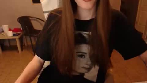 Snapshot of kittylovemoon chatting on 04-22-26, 07:48 KittyloveMoon online show from 04-22-26, 07:48
