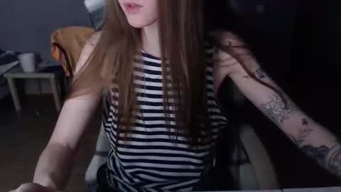 Snapshot of kittylovemoon chatting on 04-26-26, 09:12 KittyloveMoon online show from 04-26-26, 09:12