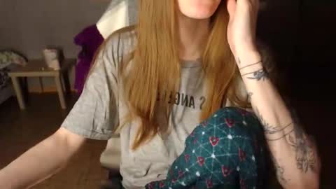 Snapshot of kittylovemoon chatting on 05-07-26, 07:41 KittyloveMoon online show from 05-07-26, 07:41