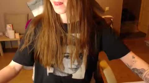 Snapshot of kittylovemoon chatting on 05-15-26, 08:49 KittyloveMoon online show from 05-15-26, 08:49