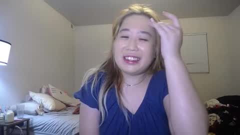 Snapshot of kittymei chatting on 04-28-26, 02:49 Mei online show from 04-28-26, 02:49
