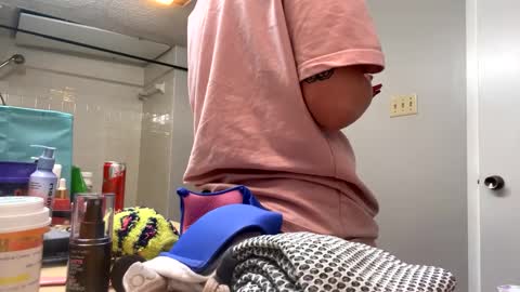 Bunnii online show from 12-11-24, 05:59