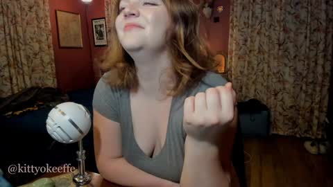 Snapshot of kittyokeeffe chatting on 12-05-24, 04:31 Miss Kitty OKeeffe online show from 12-05-24, 04:31