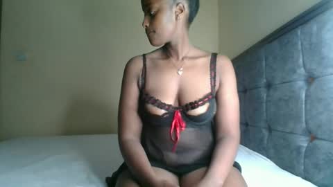 Snapshot of kittypettite chatting on 10-01-25, 07:20 Kittypettite online show from 10-01-25, 07:20