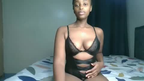 Snapshot of kittypettite chatting on 05-23-26, 05:39 Kittypettite online show from 05-23-26, 05:39