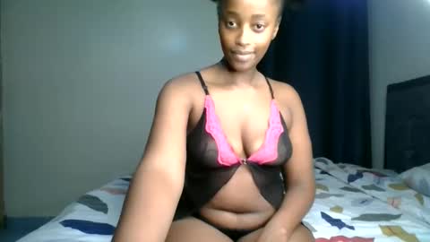 Snapshot of kittypettite chatting on 06-10-26, 06:07 Kittypettite online show from 06-10-26, 06:07