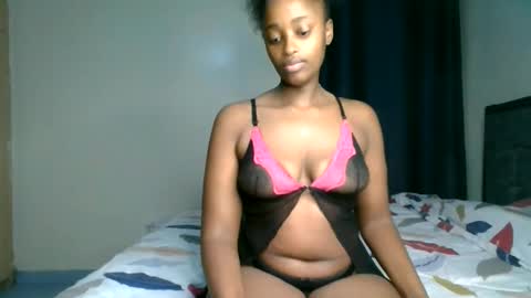 Snapshot of kittypettite chatting on 06-11-26, 07:17 Kittypettite online show from 06-11-26, 07:17