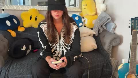 kittypurr79 online show from 05-19-26, 12:27