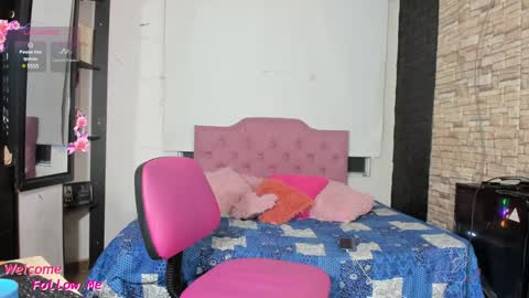 Snapshot of kittyqueen01 chatting on 12-10-24, 04:56 Tatiana Guerrero online show from 12-10-24, 04:56