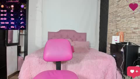 Snapshot of kittyqueen01 chatting on 01-10-25, 09:02 Tatiana Guerrero online show from 01-10-25, 09:02