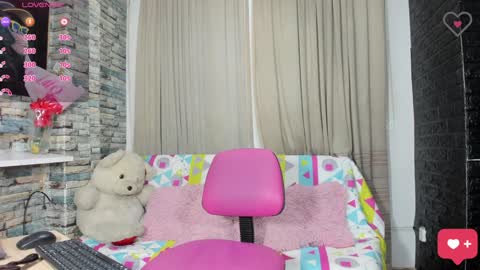 Snapshot of kittyqueen01 chatting on 01-21-25, 03:04 Tatiana Guerrero online show from 01-21-25, 03:04
